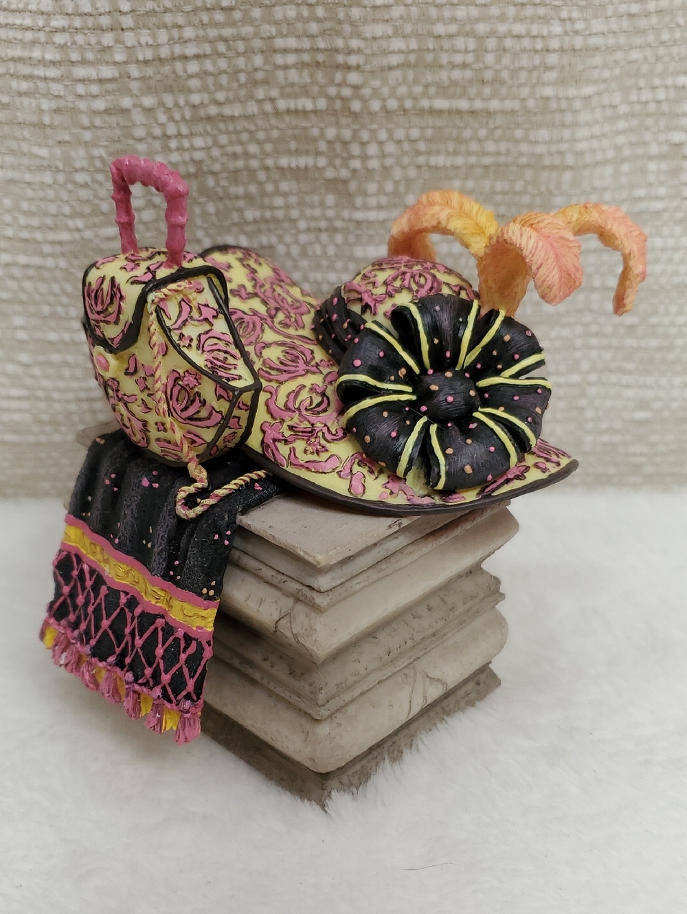 Willow Hall Venice Black Pink Hat with Feather Handbag Scarf Trinket Box Italy